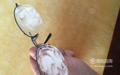 如何正确清洗眼镜片才能延长眼镜寿命？