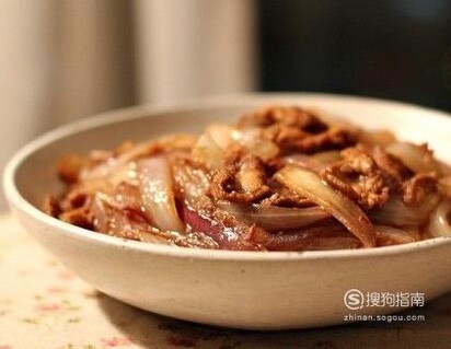 洋葱炒猪肉怎么做比较好吃？