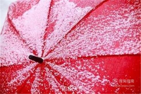怎样拍好看的雪景撑伞照片？