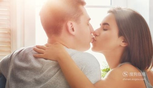 约会时怎么向女朋友索吻