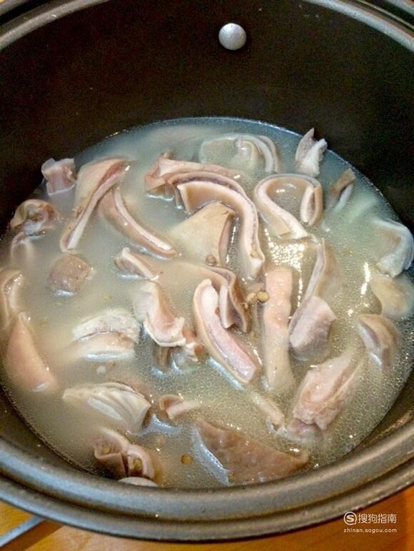 养胃猪肚汤的做法