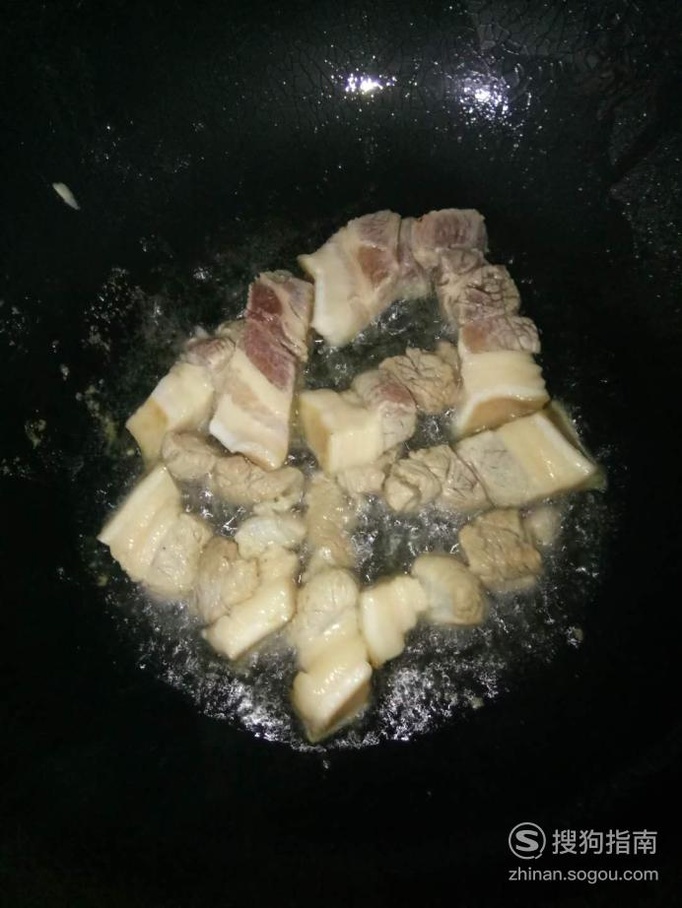 西葫芦青椒炒五花肉的家常做法