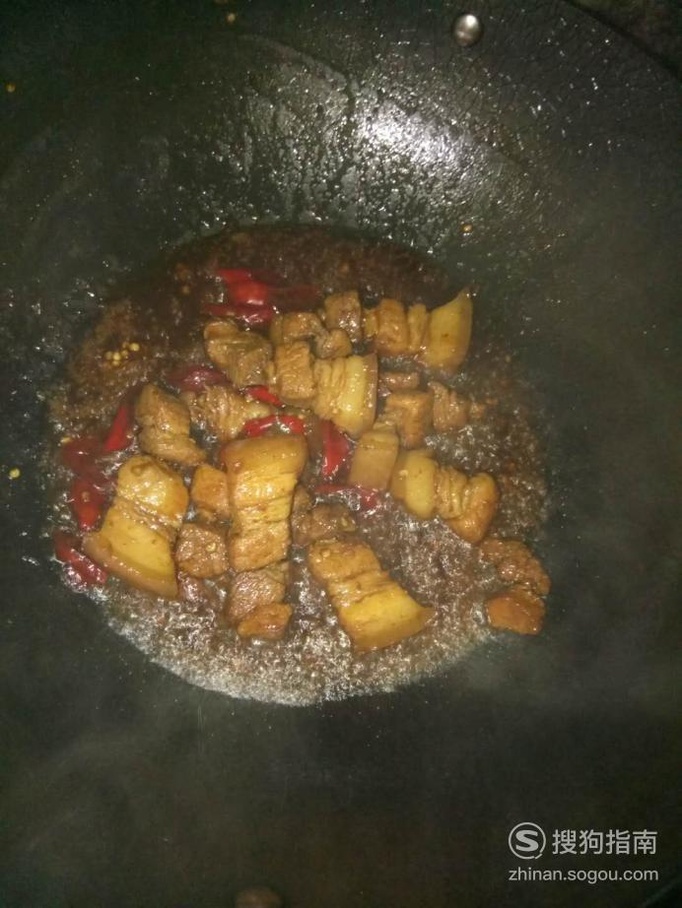 西葫芦青椒炒五花肉的家常做法