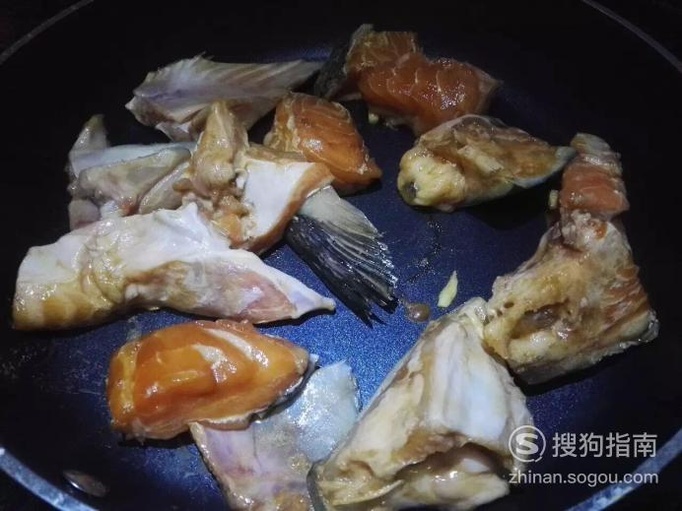 香焖三文鱼头