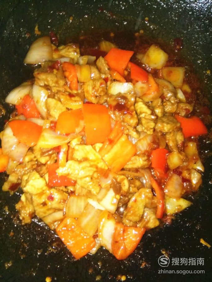洋葱红椒炒五花肉的做法