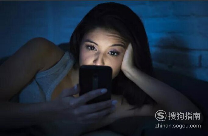 黑暗中玩手机为什么容易导致青光眼