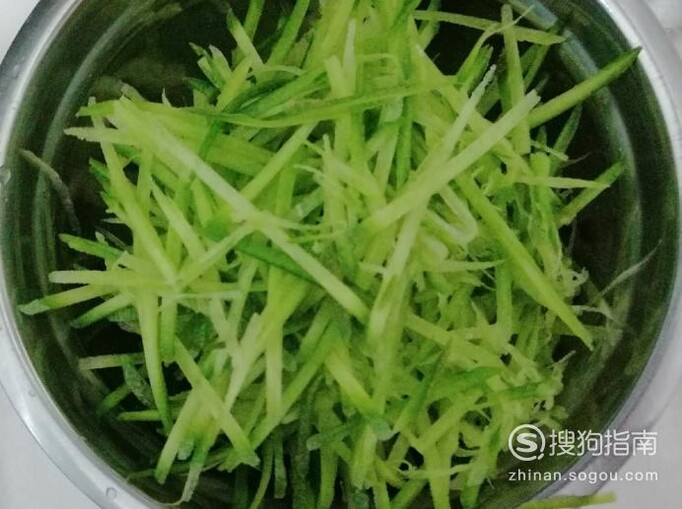 萝卜豆腐芹菜叶子汤的做法