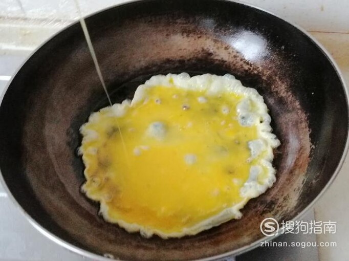 西红柿圆葱炒鸡蛋的做法