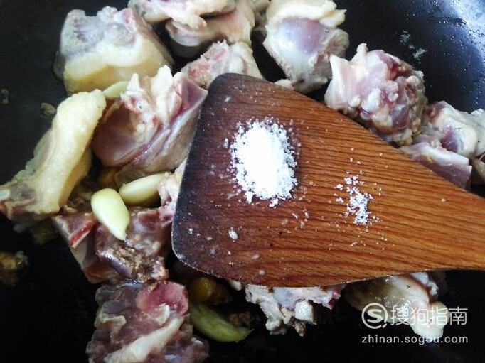 怎样做好吃的土豆焖鸭肉