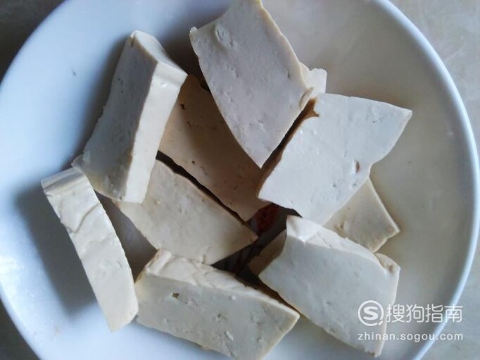 豆腐焖鱼头的做法