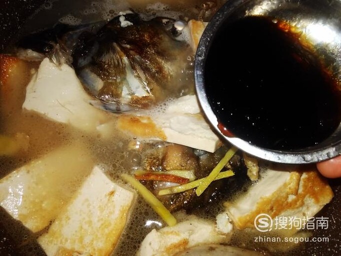 豆腐焖鱼头的做法