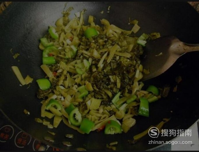 酸菜炖冻豆腐的做法