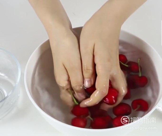 如何洗樱桃？