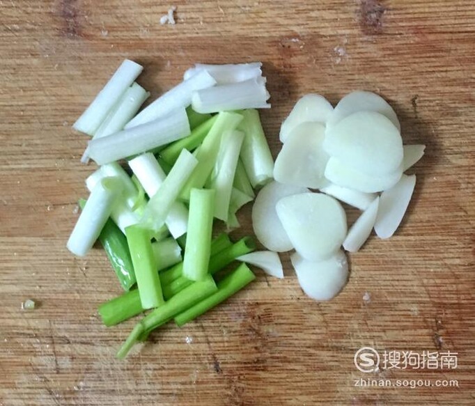 辣椒炒肉怎样做既简单又好吃？