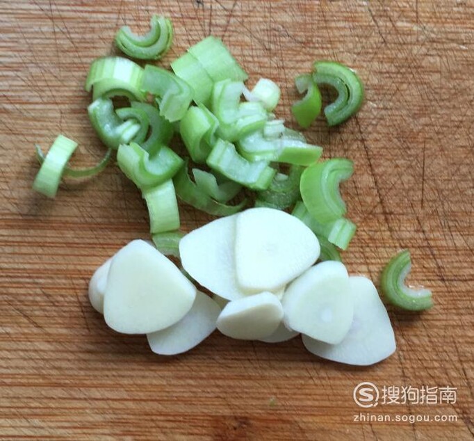 如何做出好吃的清炒芦笋？