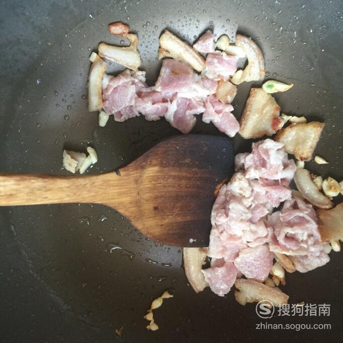 如何做盖菜炒肉？