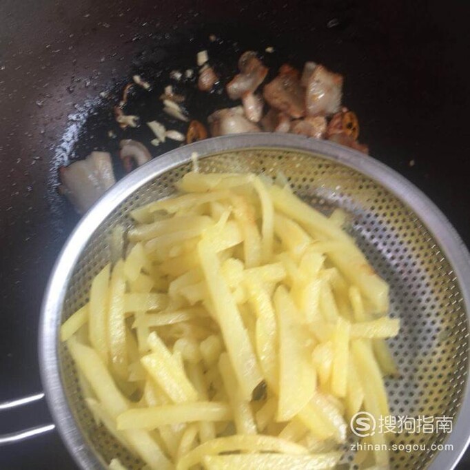 如何做酸辣土豆丝炒肉？