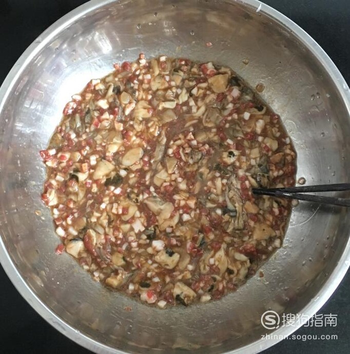 如何调制萝卜丝牡蛎饺子馅好吃？