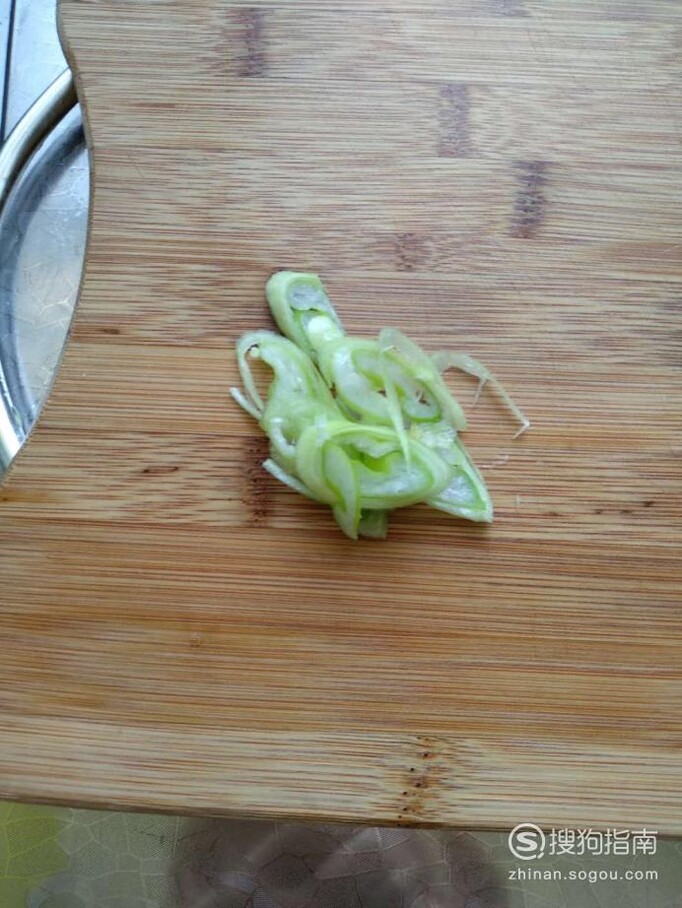 如何制作菠菜皮饺子