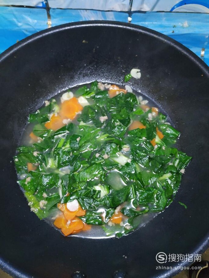 怎样做美味的青菜胡萝卜肉末汤？