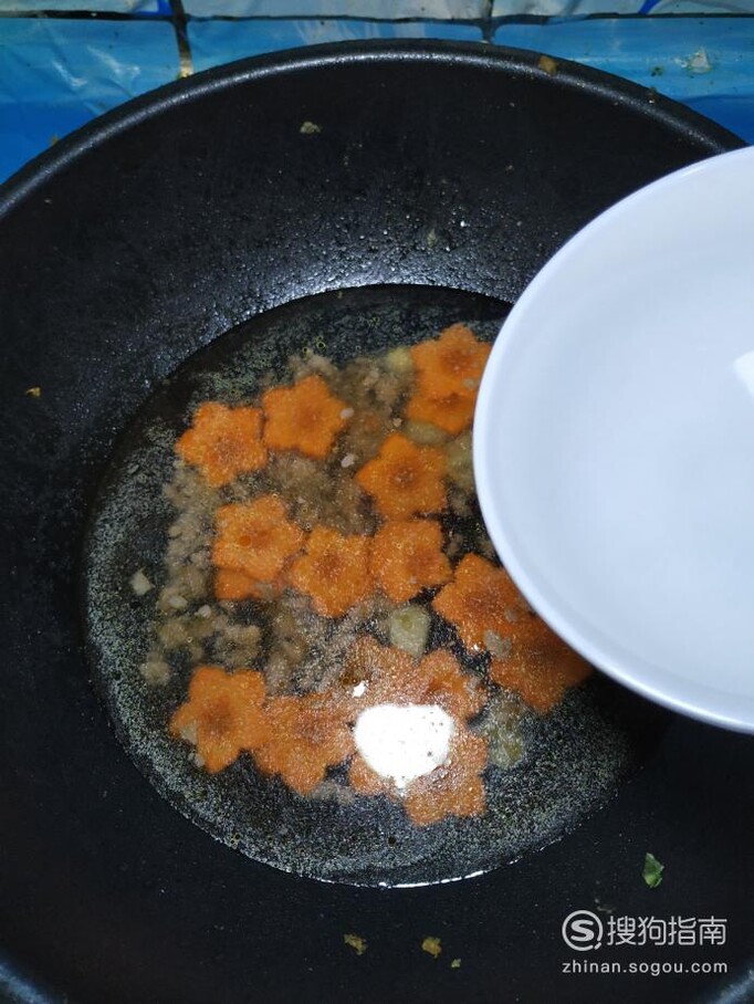 怎样做美味的青菜胡萝卜肉末汤？