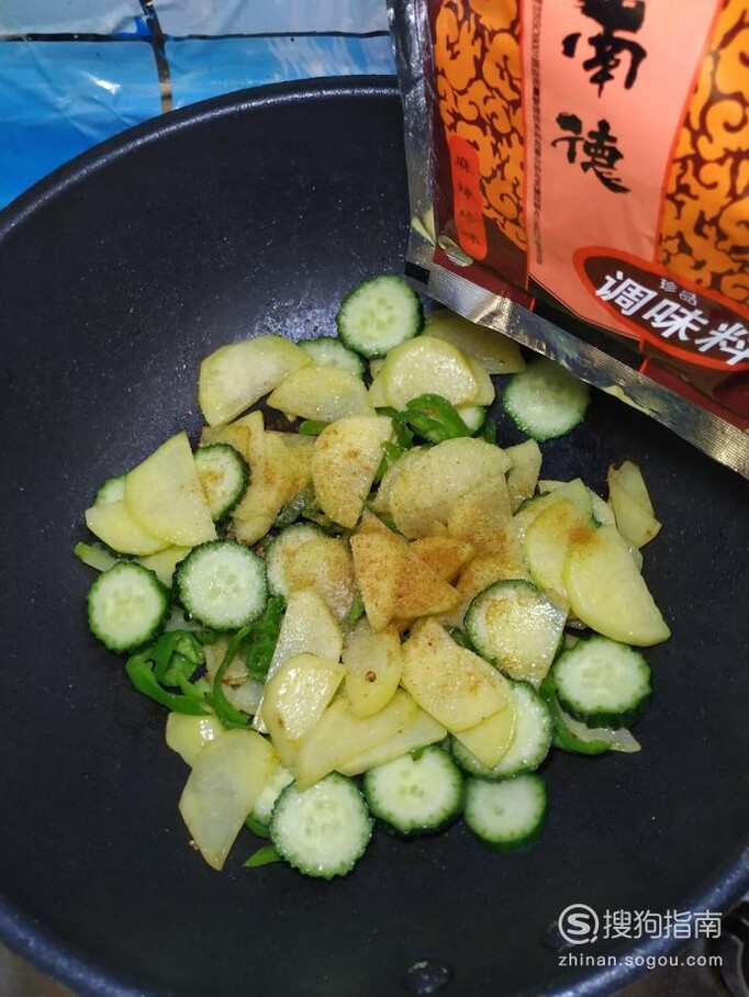 怎么做美味的土豆炒黄瓜？
