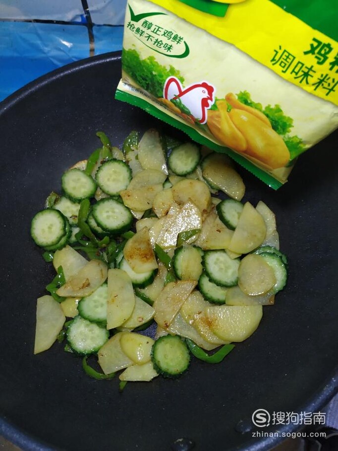 怎么做美味的土豆炒黄瓜？